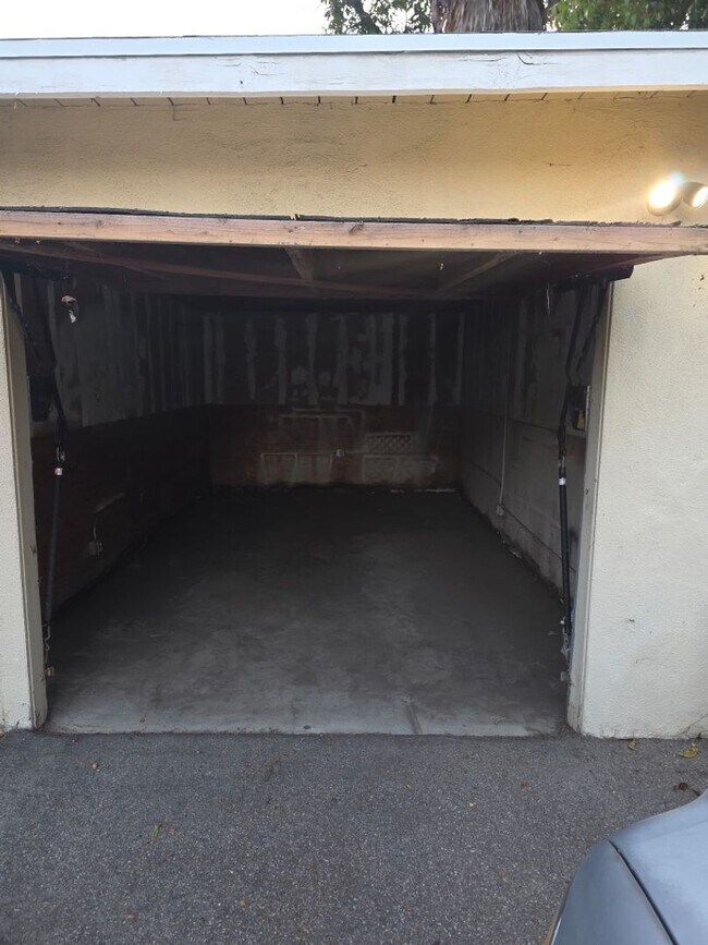 Building Photo - 315 MINNESOTA