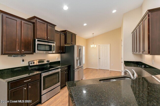 Building Photo - 3843 Radley Dr