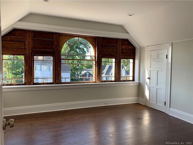 Building Photo - 4 Morgan Ave