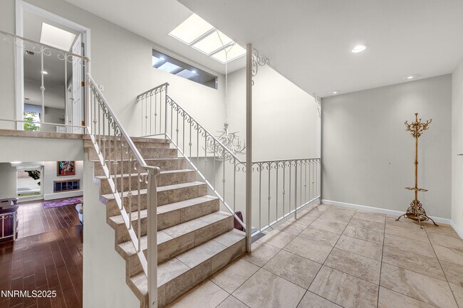 Building Photo - 4953 Lakeridge Terrace W