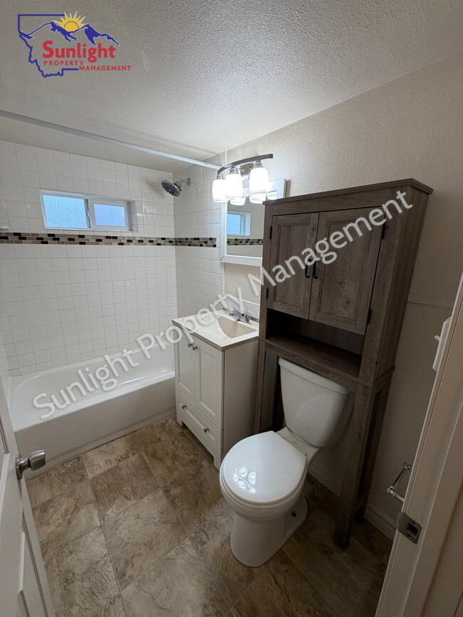 Building Photo - 2 Bed / 1 Bath Home Near Hospital, Airport & Downtown Billings