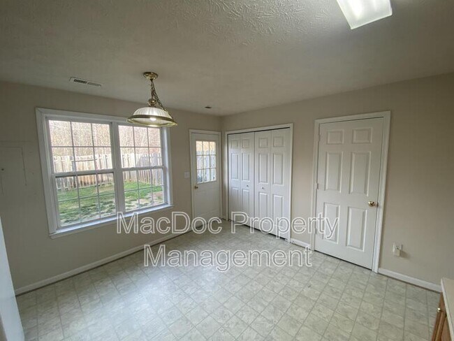 Building Photo - 9605 Coventry Creek Dr