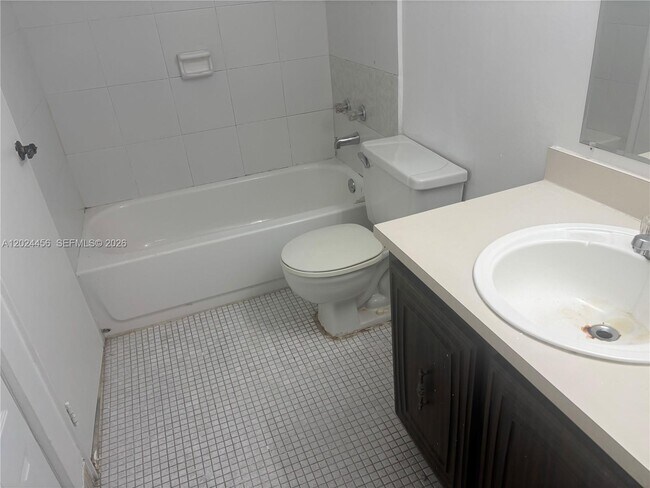 Building Photo - 484 NW 165th St