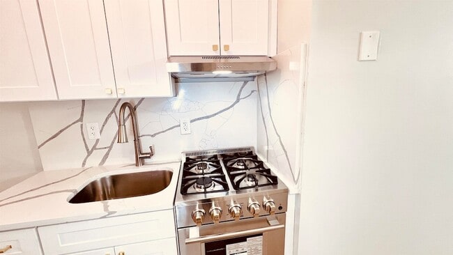 Building Photo - 3025 John F. Kennedy Blvd