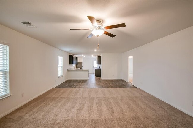 Building Photo - 609 Riverdale Dr
