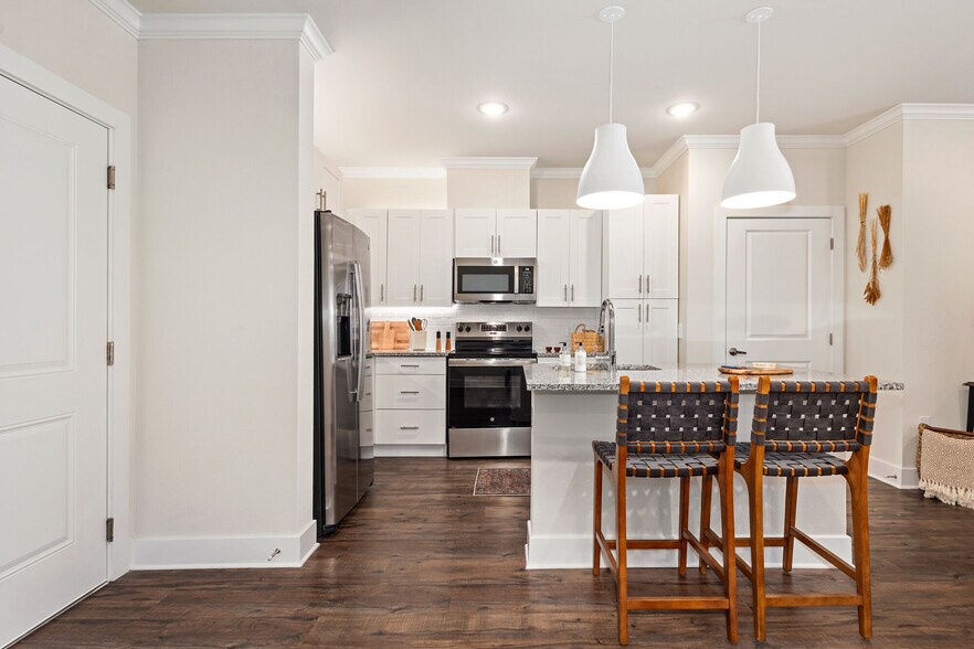 Building Photo - Mariposa Communications Parkway 55+ Apartment Homes