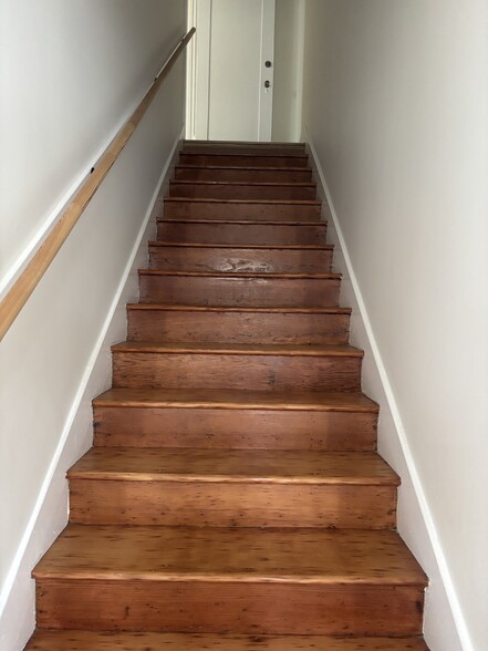 Building Photo - 958 2nd St