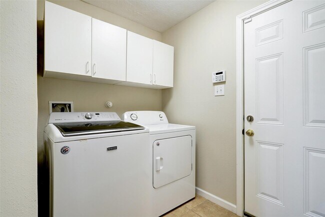 Building Photo - 18319 Austin Oak Ln
