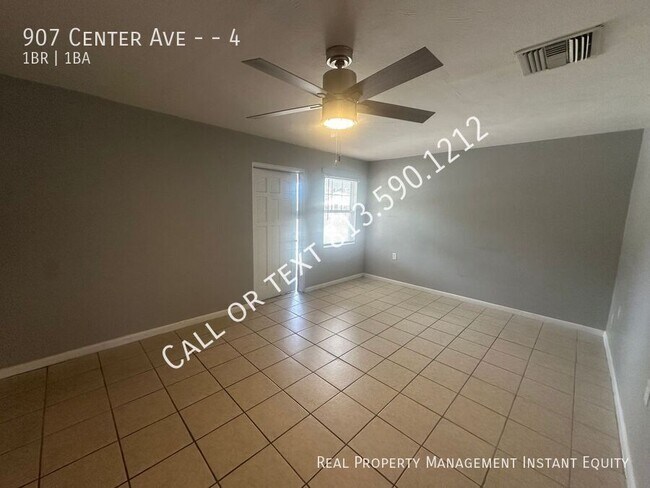 Building Photo - 907 Center Ave