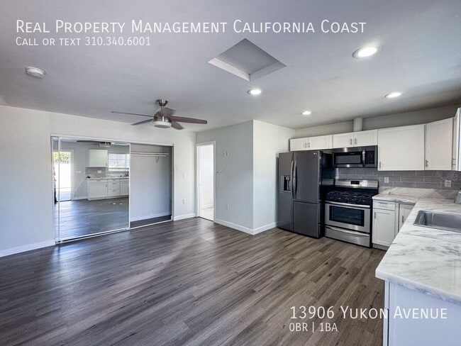 Building Photo - 13906 Yukon Ave