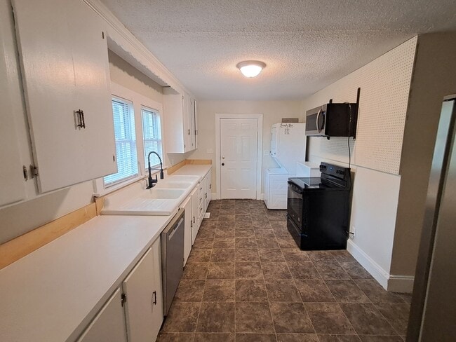 Building Photo - 1209 S Greene St