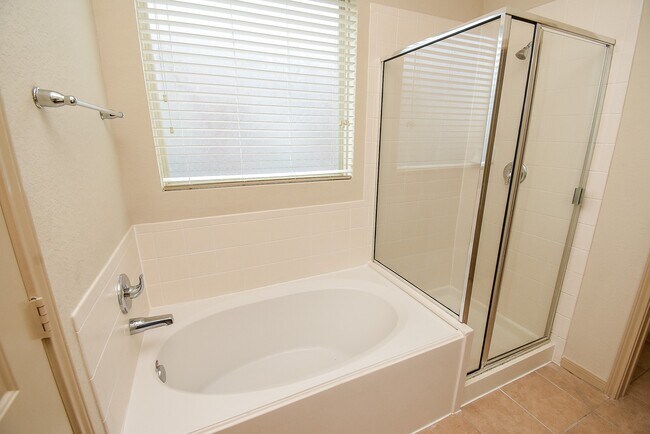 Building Photo - 2106 Harmon Crest Ct