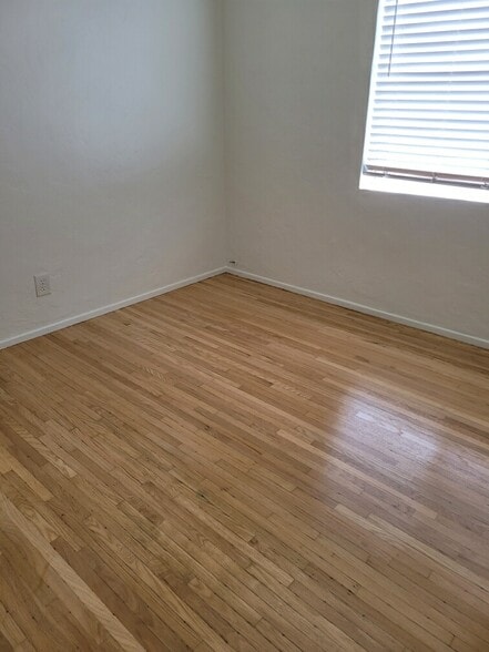 Bedroom - 5112 E First St