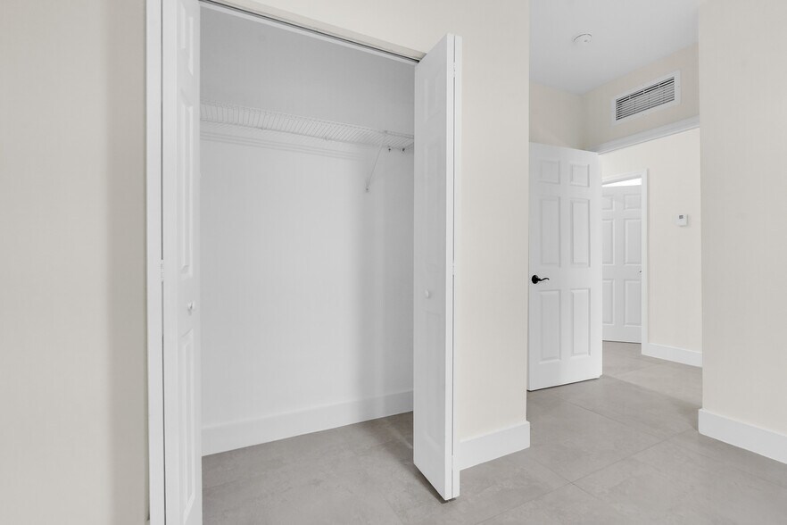 Building Photo - 52 NW 47th Ter