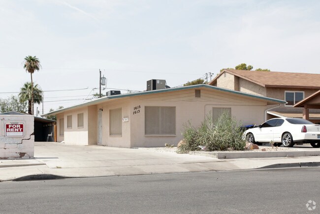Primary Photo - 1613-1619 E Nelson Ave