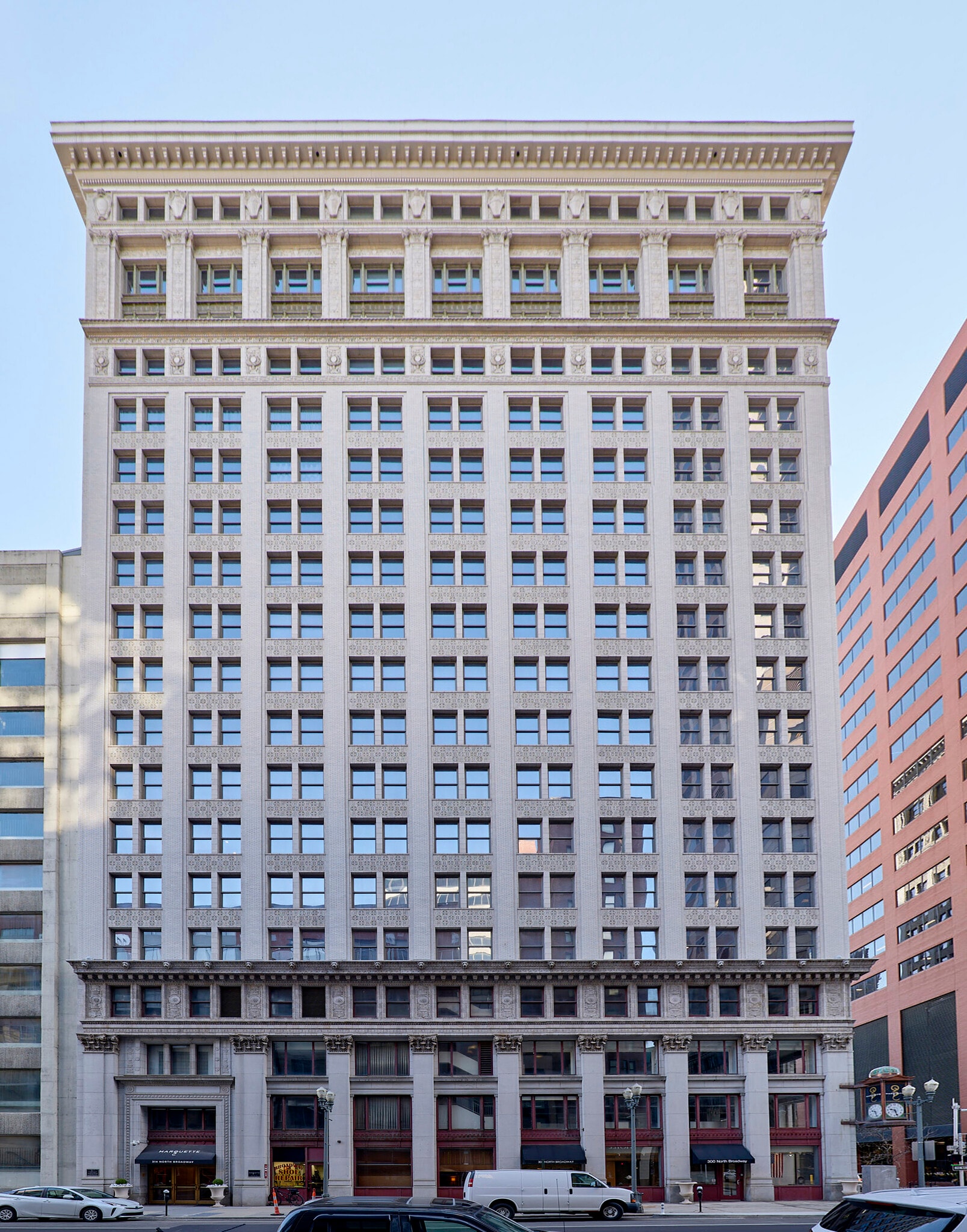 Building - 314 N Broadway