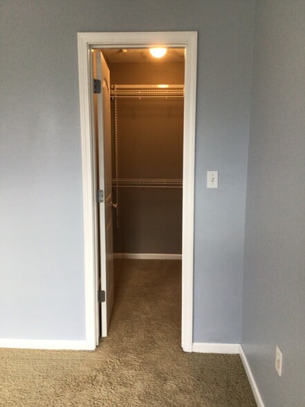 Building Photo - 1117 University Ave