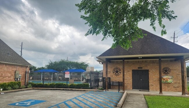 Building Photo - 17123 Pecan Acres Dr