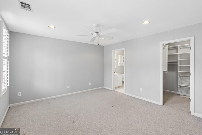 Building Photo - 520 Redding View Ct NW