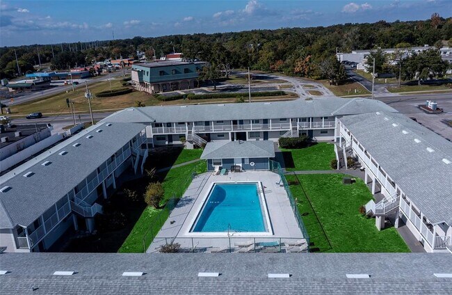 Building Photo - 1400 Eudora Rd