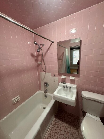 Building Photo - 795 Cambridge St