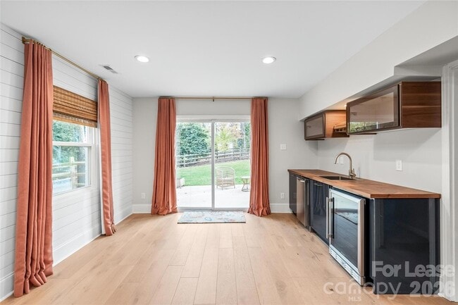 Building Photo - 3800 Terrebonne Ct