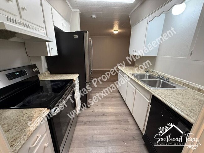 Building Photo - 445 N 18th St