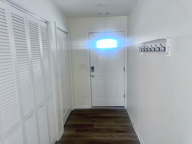 Building Photo - 15119 Meadow Ln