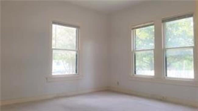 Building Photo - 103 E 34th St