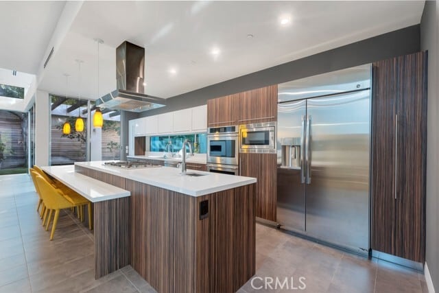 Building Photo - 16518 Moorpark St