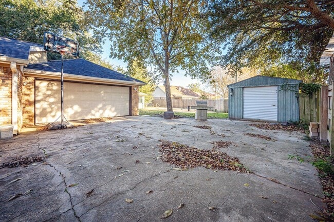 Building Photo - 3 Bedroom 2 Bath Back Bay Luxury Rental Home