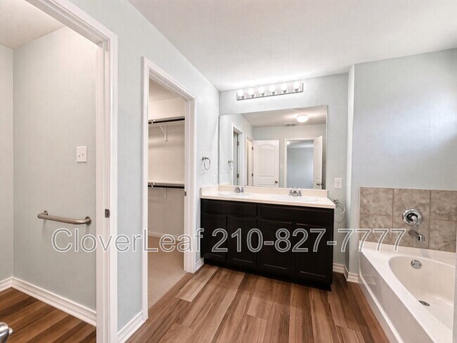Building Photo - 8936 Taylor Grv