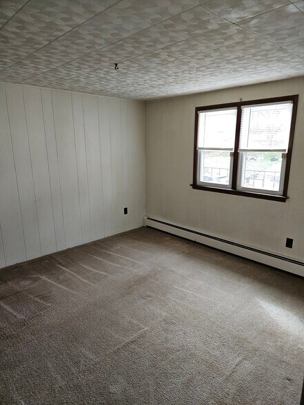 Building Photo - 70 Elm St