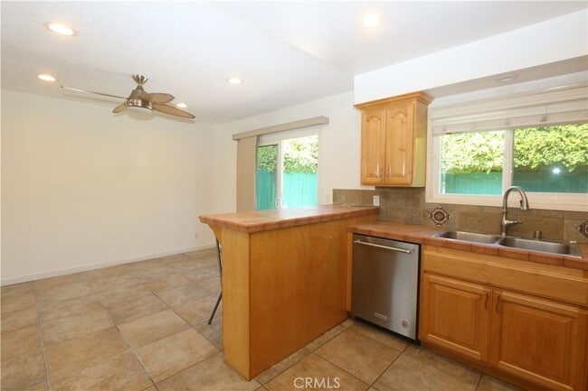 Building Photo - 16572 Patricia Ln
