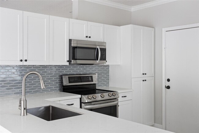 Building Photo - 15141 SW 49th St