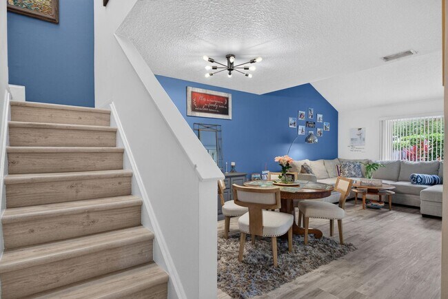 Building Photo - 3320 Alba Cir