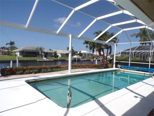 Building Photo - ANNUAL - UNFURNISHED RENTAL - UNFURNISHED - AMAZING LOCATION - SAILBOAT WATER