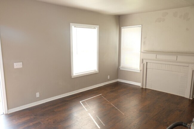 Building Photo - 210 Rutledge St