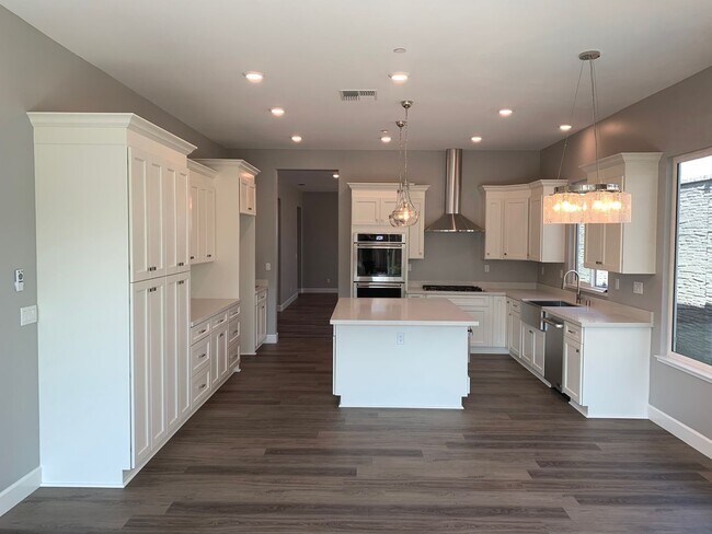 Building Photo - Gorgeous 4 Bedroom 3 Bathroom Single Level New Construction Home in Northeast Santa Rosa