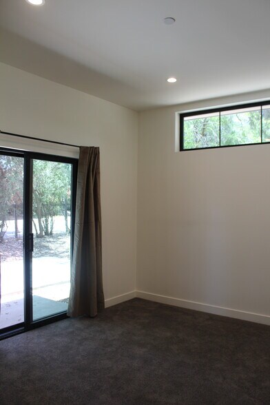 Building Photo - 1220 Rancho Dr