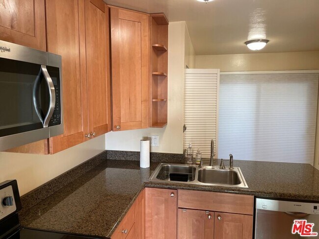 Building Photo - 6798 Shearwater Ln