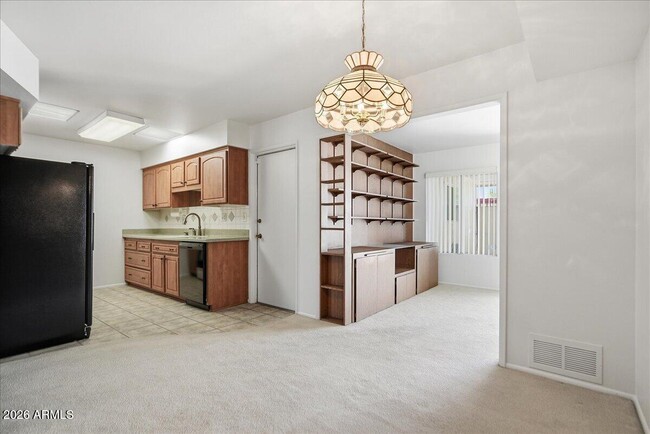 Building Photo - 9907 W Cedar Dr