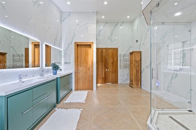 Building Photo - 6124 Paradise Point Dr