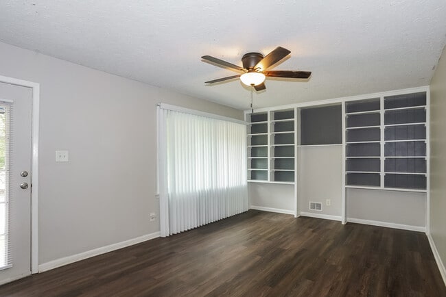 Building Photo - Classic Brick Beauty with 3-bedrooms in North Augusta, SC