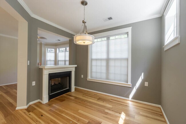 Building Photo - 6495 Tayack Pl