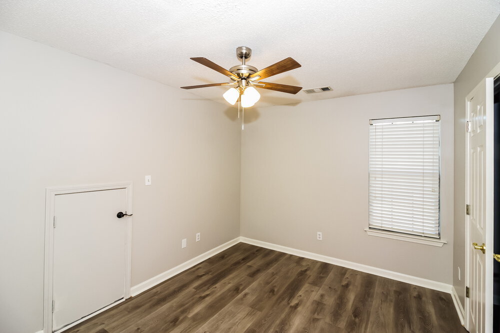 Building Photo - 5030 Baywood Dr