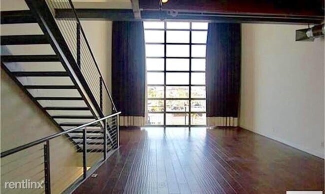 Building Photo - 2 br, 2 bath Townhome - 145 E City Place Dr