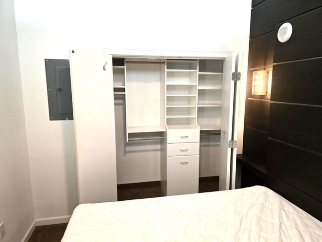 Building Photo - 851 W Front St