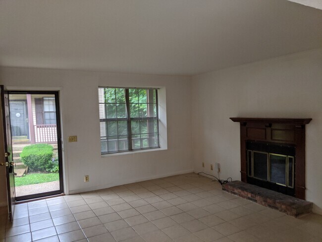 Building Photo - 1330 Quail Valley Rd
