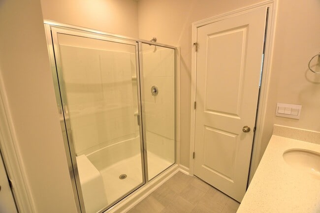 Building Photo - 468 Rosemount